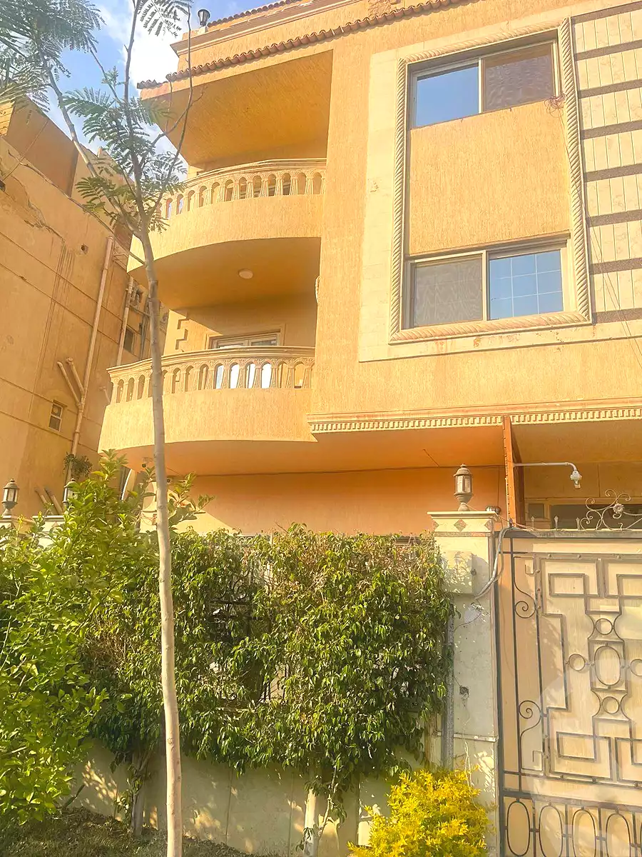 https://aqarmap.com.eg/ar/listing/7111236-for-sale-cairo-new-cairo-el-yassamin-el-yasmeen-3-mohamed-rahim-st