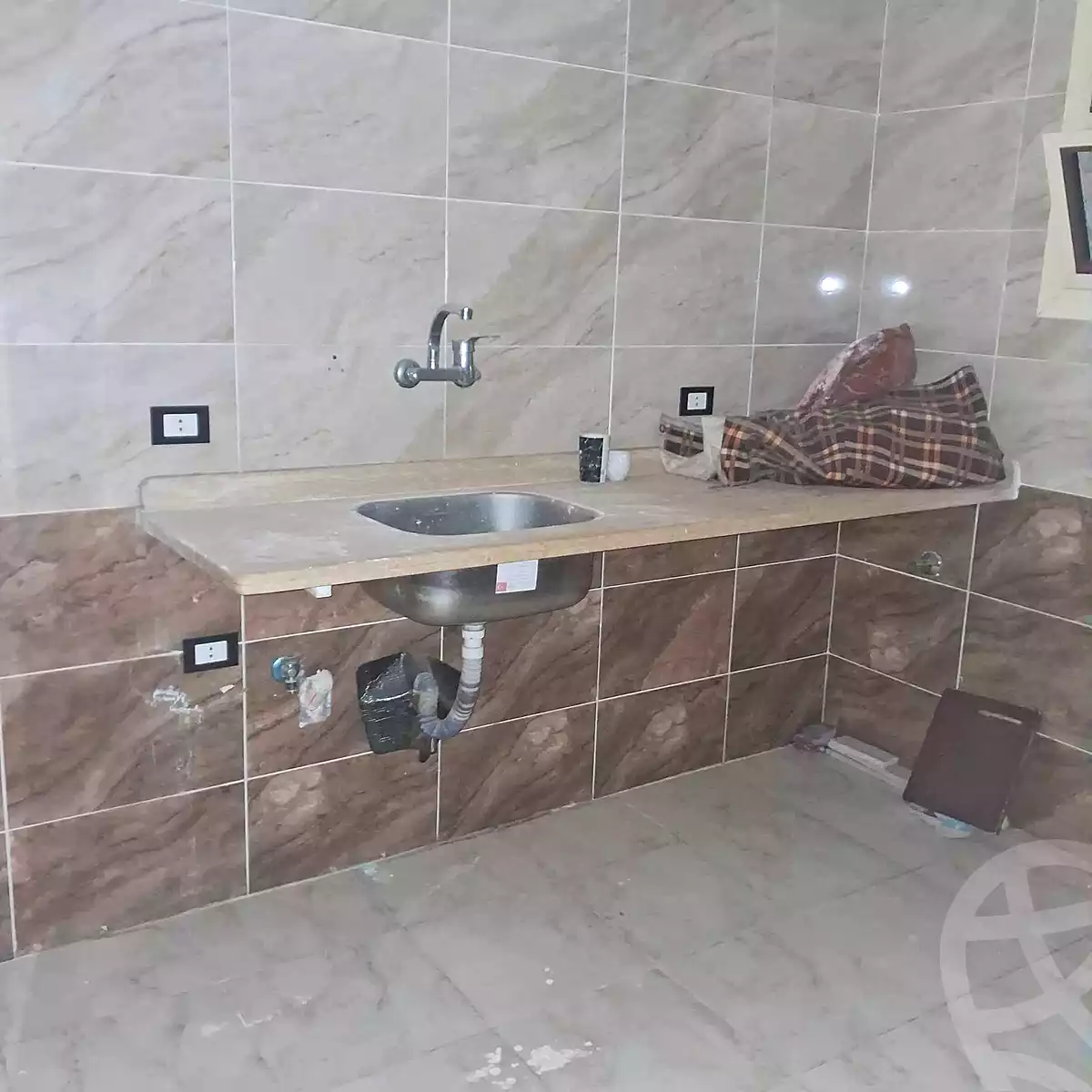 https://aqarmap.com.eg/en/listing/7111822-for-rent-alexandria-ganaklis-shr-bw-qyr-tryq-lhry