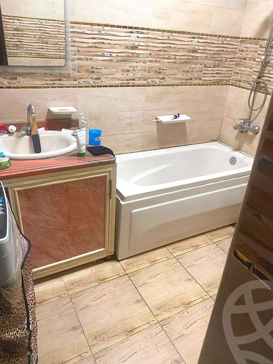 https://aqarmap.com.eg/ar/listing/7112108-for-sale-cairo-ain-shams-alf-maskn-ismail-el-fangari-st