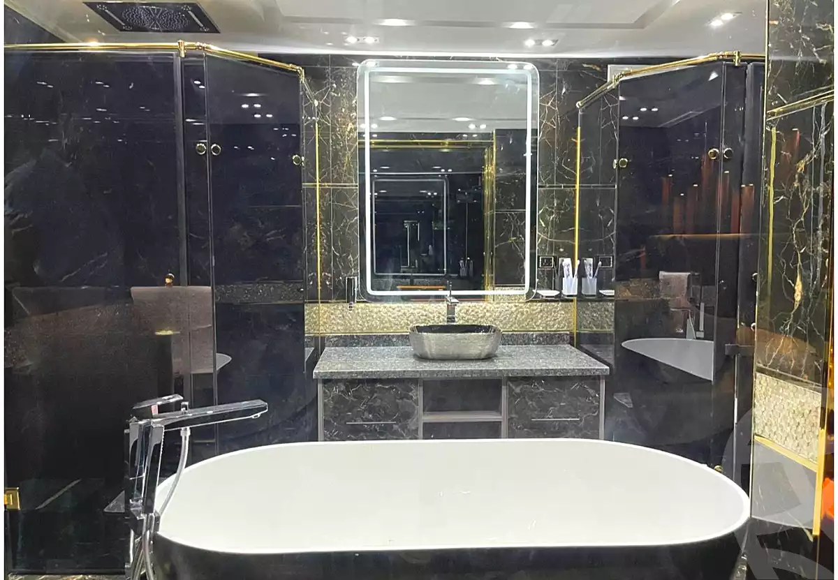 https://aqarmap.com.eg/ar/listing/7114781-for-sale-cairo-new-cairo-compounds-hyde-park-centre-ville-hyde-park