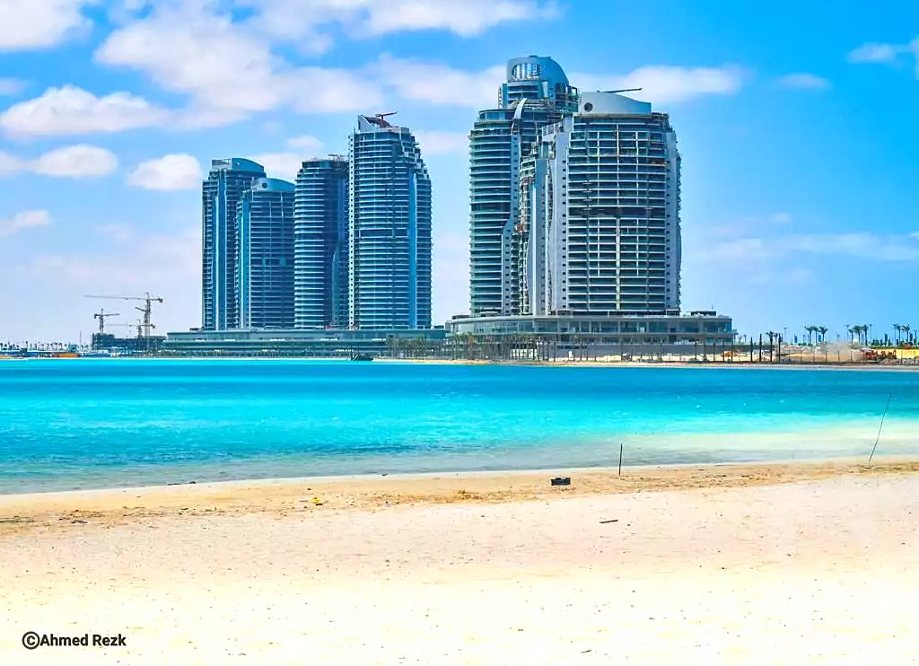 https://aqarmap.com.eg/ar/listing/7114930-for-sale-north-coast-new-alamein-mntj-t-l-lmyn-ljdyd-beachfront-tower-city-edge