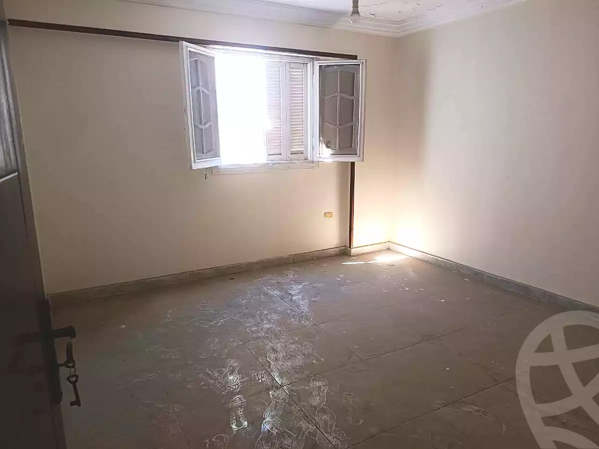 https://aqarmap.com.eg/ar/listing/7115586-for-sale-alexandria-lsywf-el-seyouf-qebly