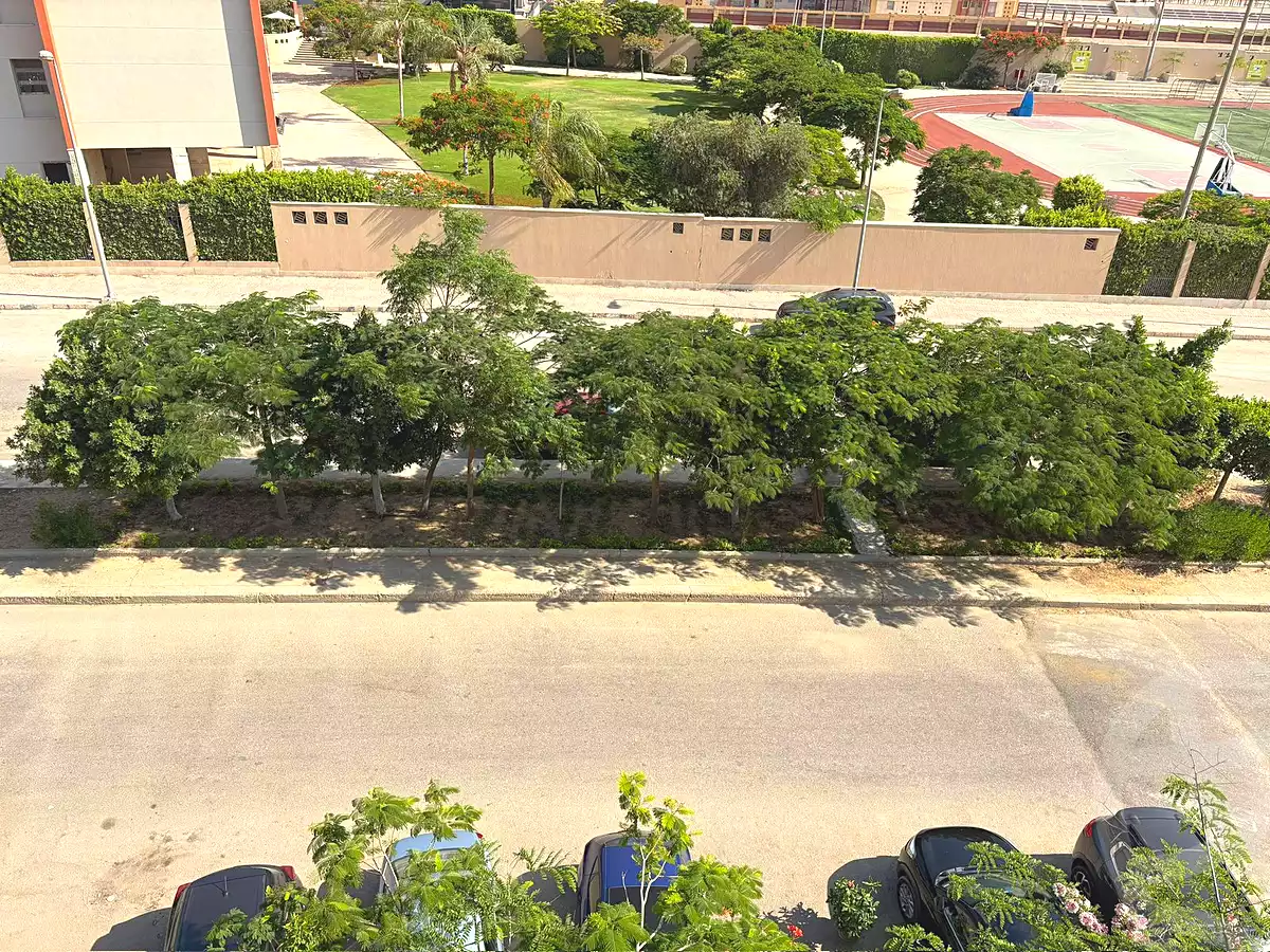 https://aqarmap.com.eg/ar/listing/7115666-for-sale-cairo-new-cairo-ganob-el-akadamiya-south-academy-b-taha-hussein-st