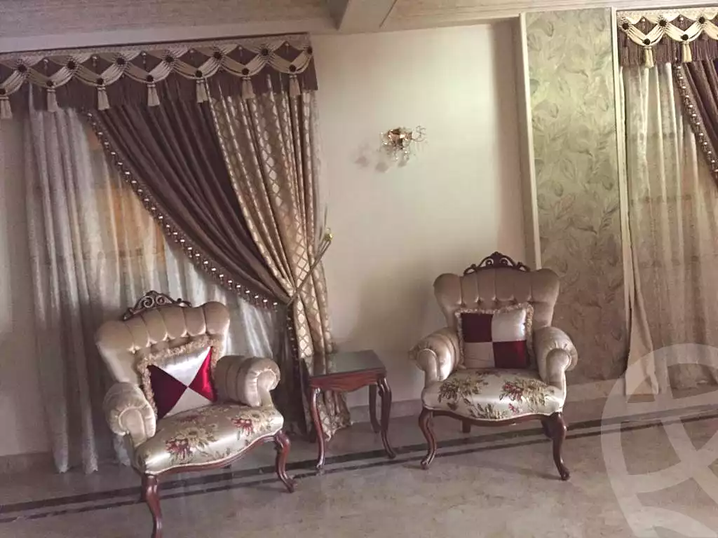 https://aqarmap.com.eg/ar/listing/7115835-for-sale-cairo-new-cairo-ganob-el-akadamiya-south-academy-d-khaled-ibn-el-waleed-st