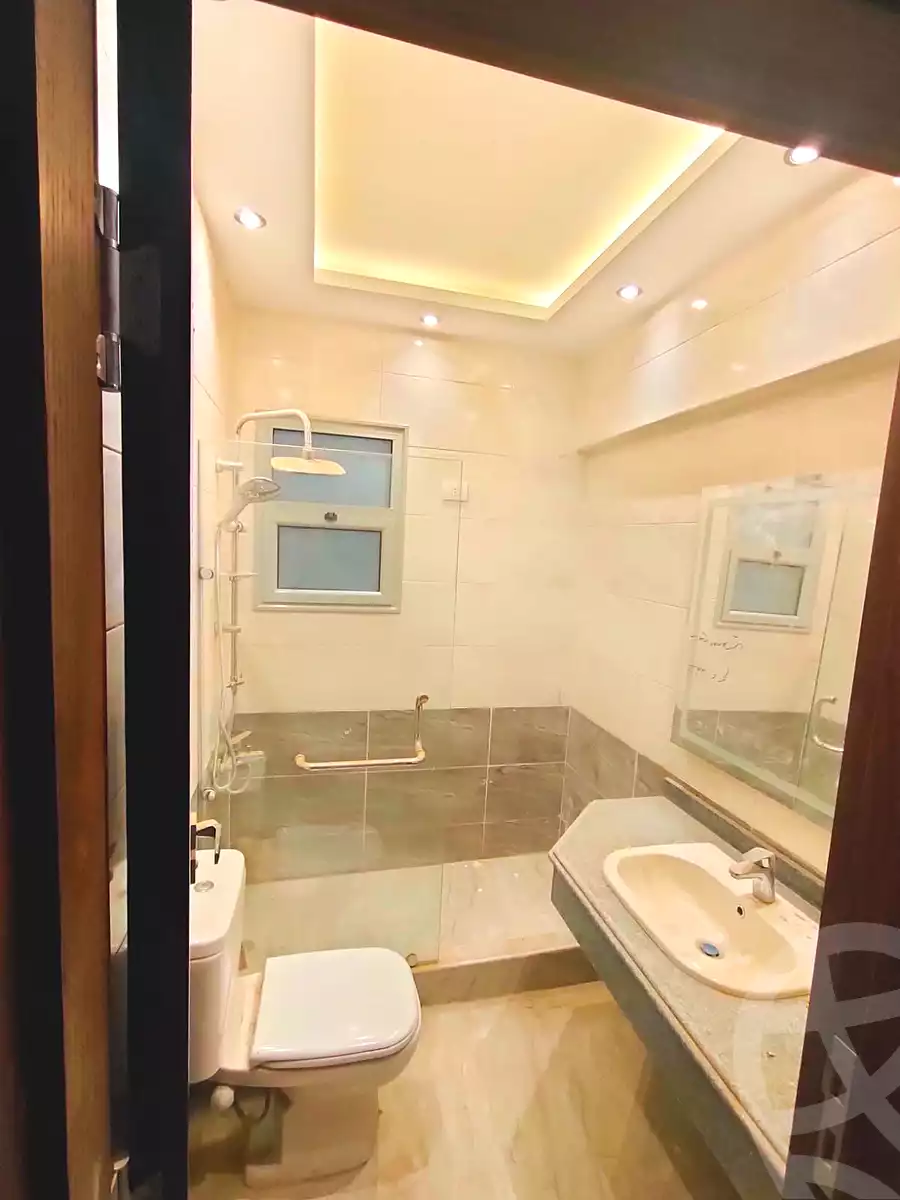 https://aqarmap.com.eg/ar/listing/7115925-for-sale-cairo-new-cairo-compounds-mountain-view-hyde-park