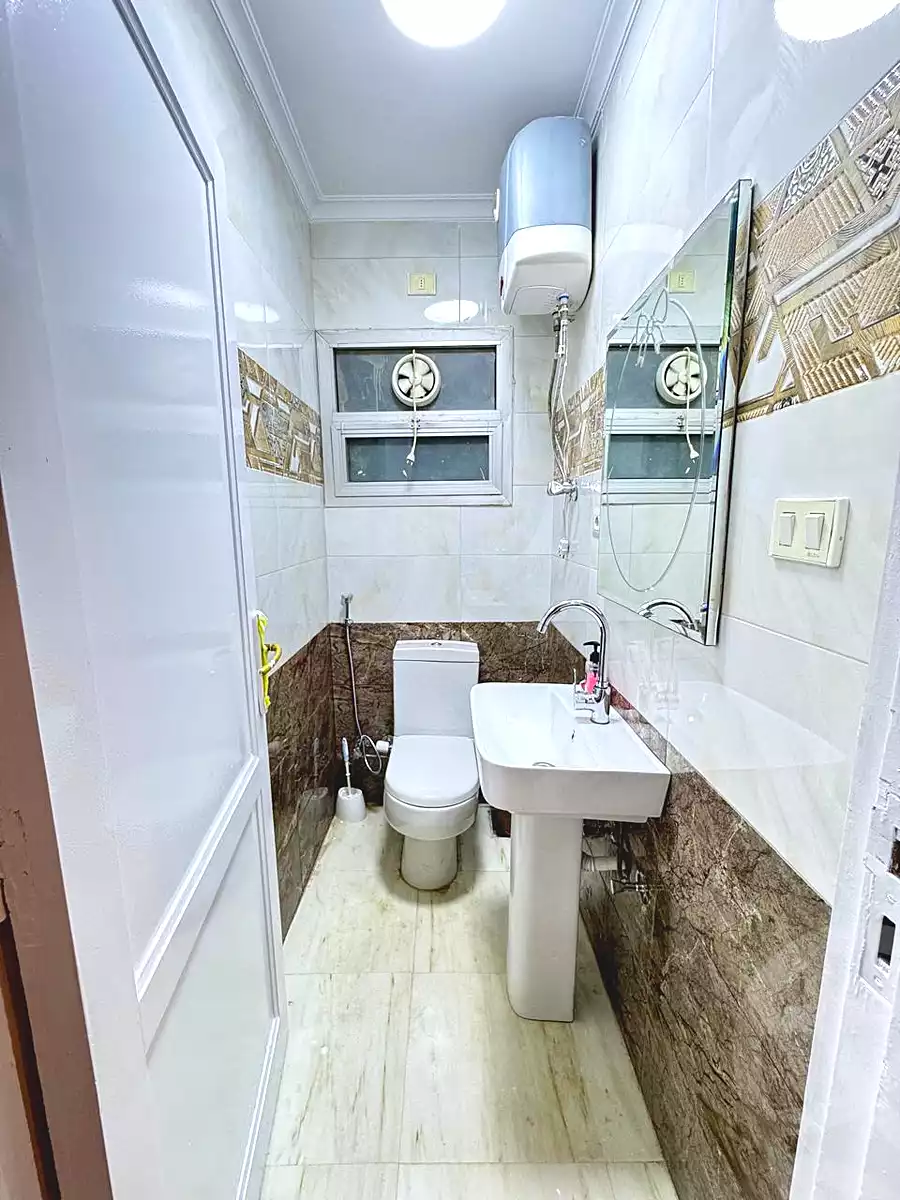 https://aqarmap.com.eg/ar/listing/7119259-for-rent-cairo-new-cairo-lrhb-city-phase-1-youssef-el-sebaey-st