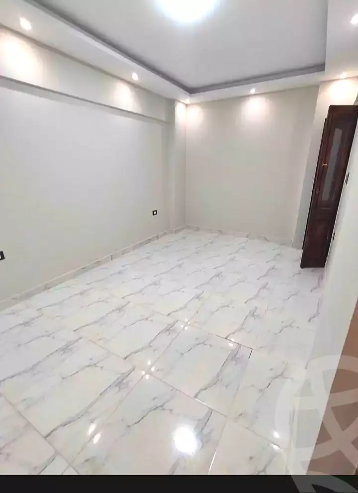 https://aqarmap.com.eg/en/listing/7119788-for-sale-alexandria-al-agamy-bw-ywsf-hosni-mubarak-st