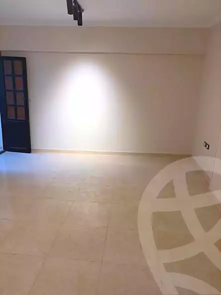 https://aqarmap.com.eg/en/listing/7119937-for-sale-cairo-helwan-helwan-el-sharkeya-mostafa-safwat-st
