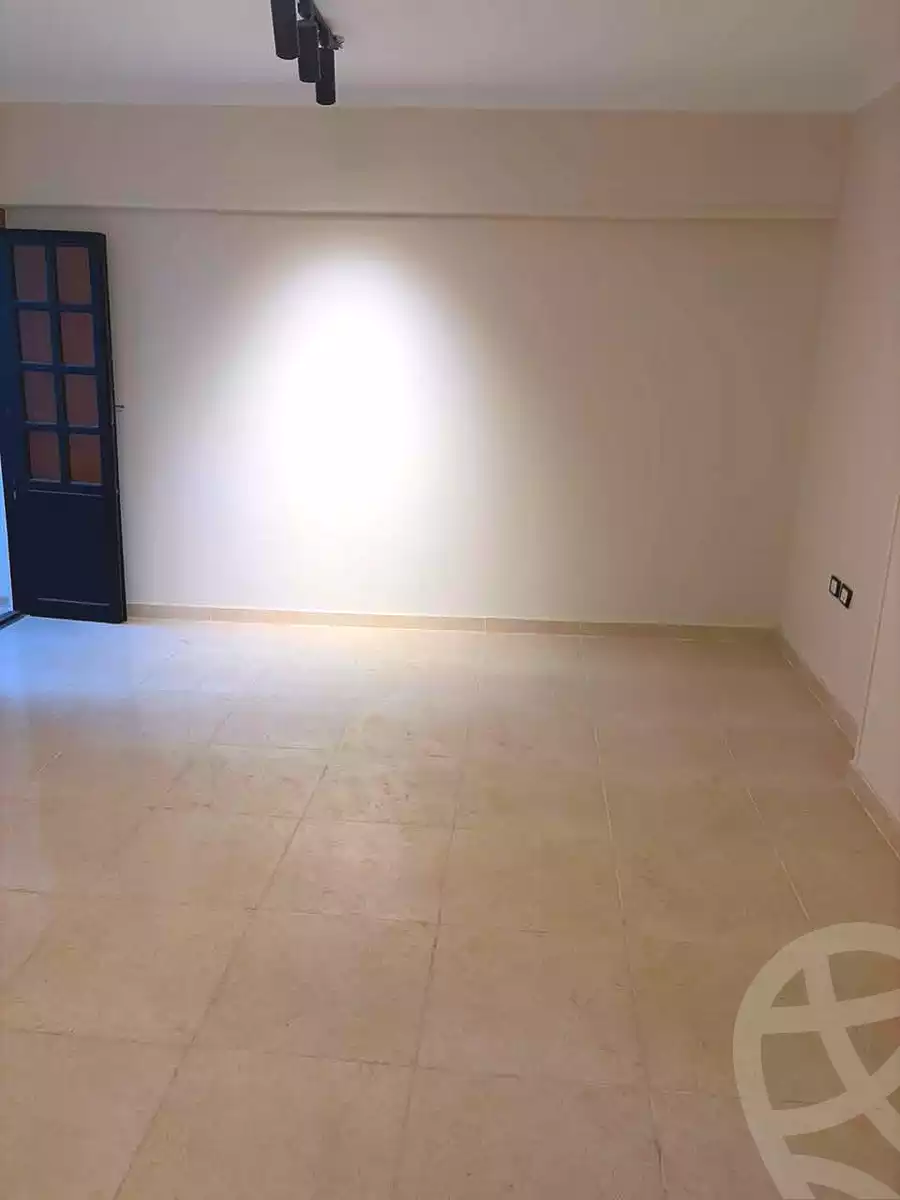 https://aqarmap.com.eg/en/listing/7120484-for-sale-cairo-helwan-helwan-el-sharkeya-mostafa-safwat-st