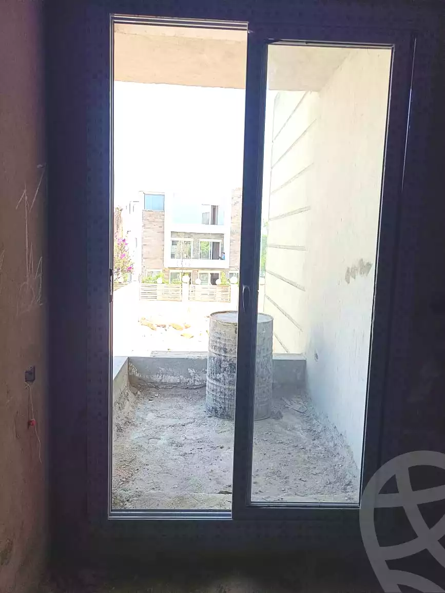 https://aqarmap.com.eg/ar/listing/7122233-for-sale-cairo-el-sheikh-zayed-city-compounds-etapa-square-mall-city-edge