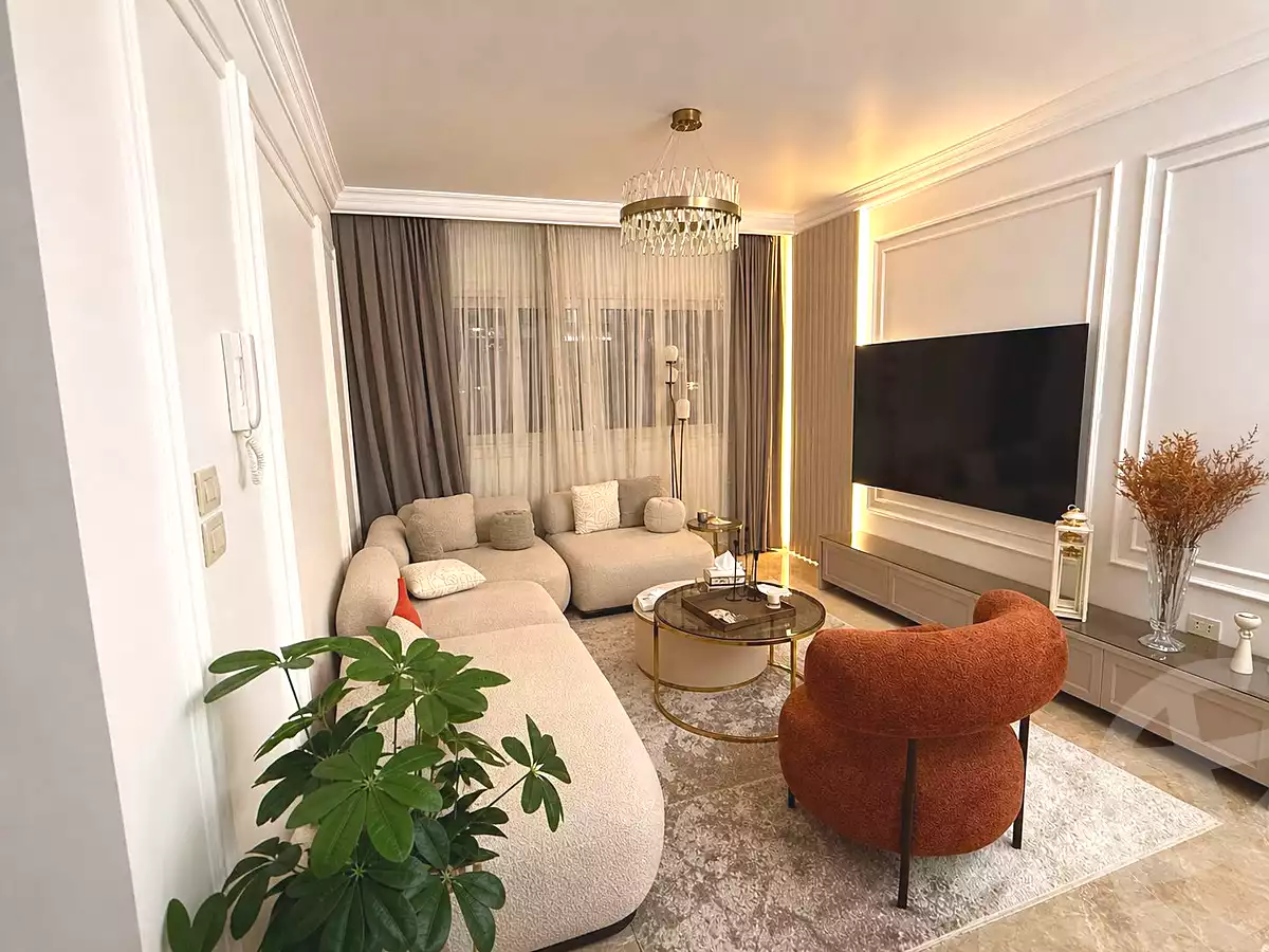 https://aqarmap.com.eg/ar/listing/7122985-for-sale-cairo-new-cairo-compounds-mountain-view-hyde-park