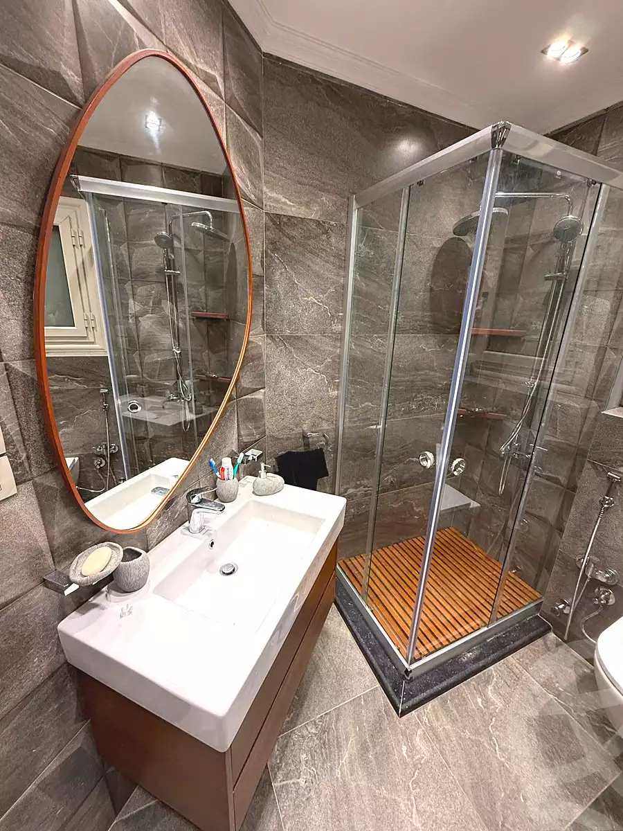 https://aqarmap.com.eg/ar/listing/7122985-for-sale-cairo-new-cairo-compounds-mountain-view-hyde-park