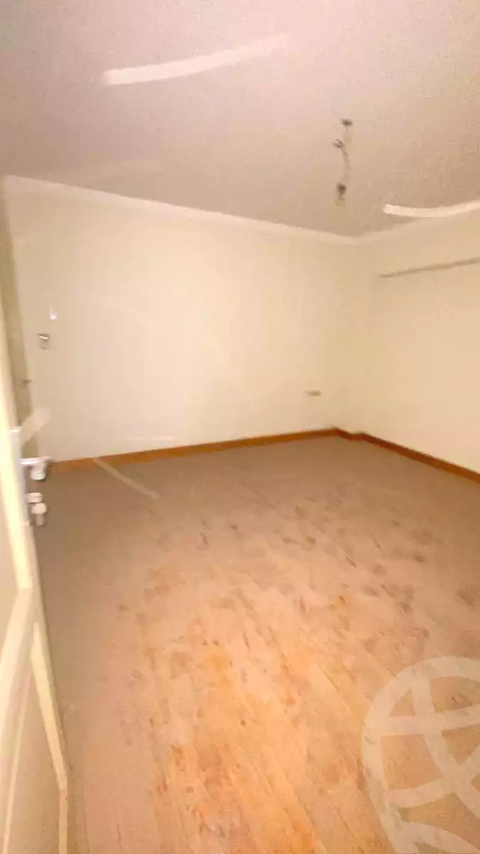 https://aqarmap.com.eg/ar/listing/7123231-for-sale-cairo-new-cairo-compounds-ritaj