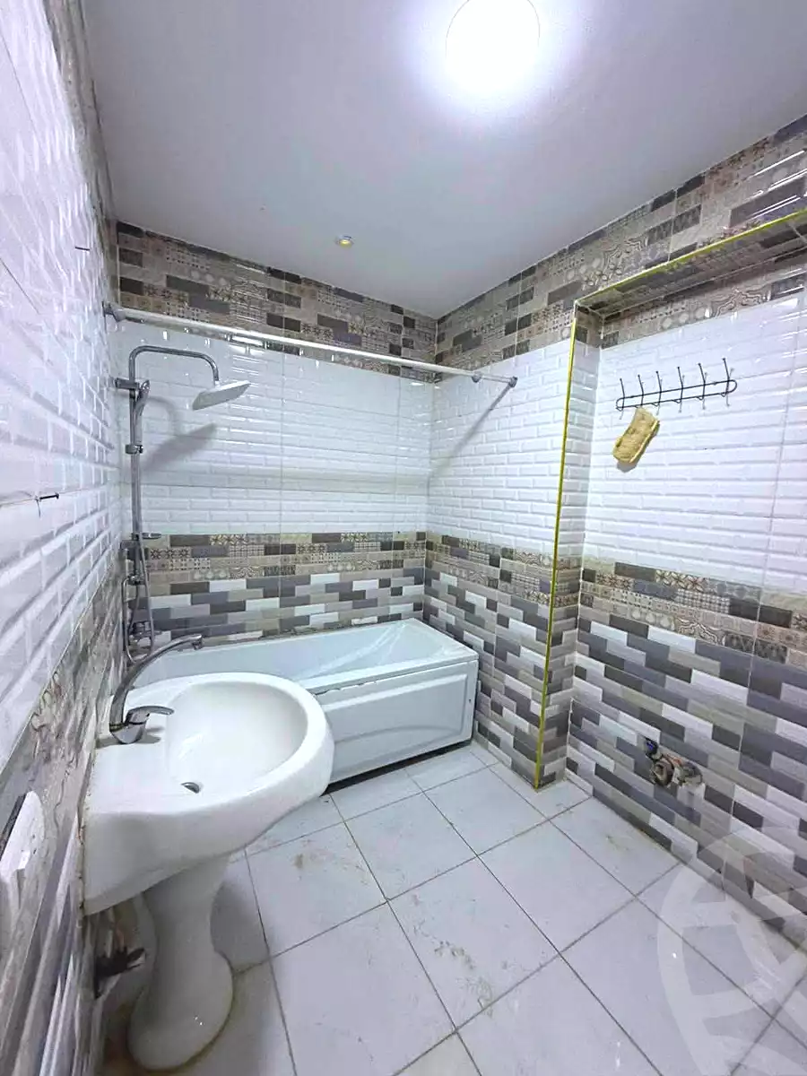 https://aqarmap.com.eg/en/listing/7123799-for-rent-cairo-elnozha-Streettt-27