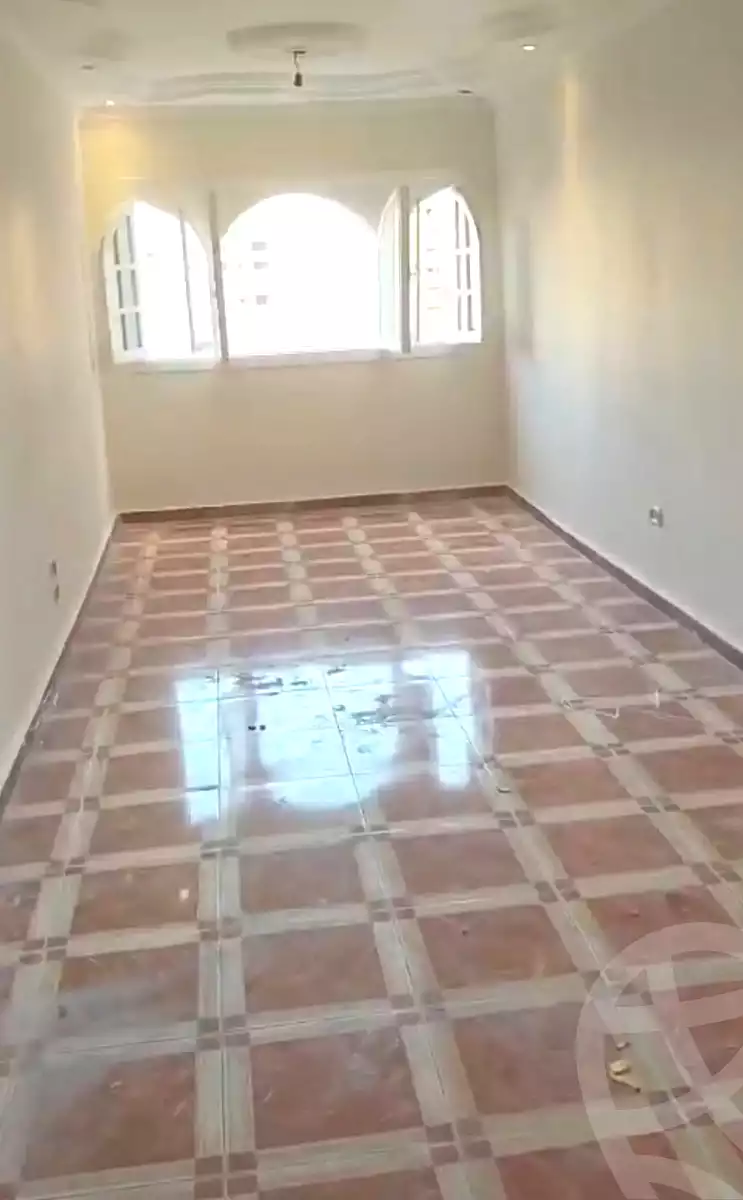 https://aqarmap.com.eg/ar/listing/7124092-for-sale-alexandria-new-miami-street-16