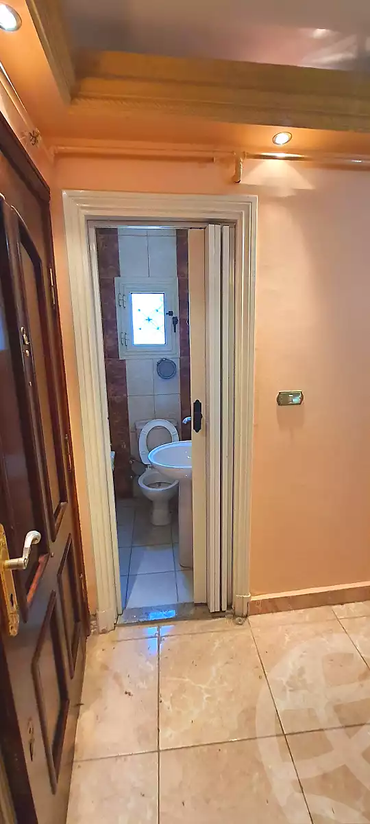https://aqarmap.com.eg/ar/listing/7124240-for-rent-alexandria-camp-cesar-tiba-st