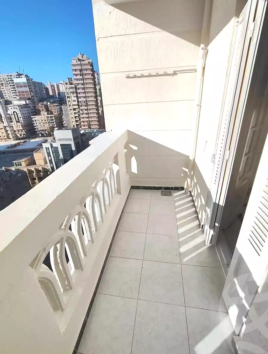 https://aqarmap.com.eg/ar/listing/7126365-for-sale-alexandria-sydy-bshr-sydy-bshr-bhry-gamal-abd-el-nasir-st