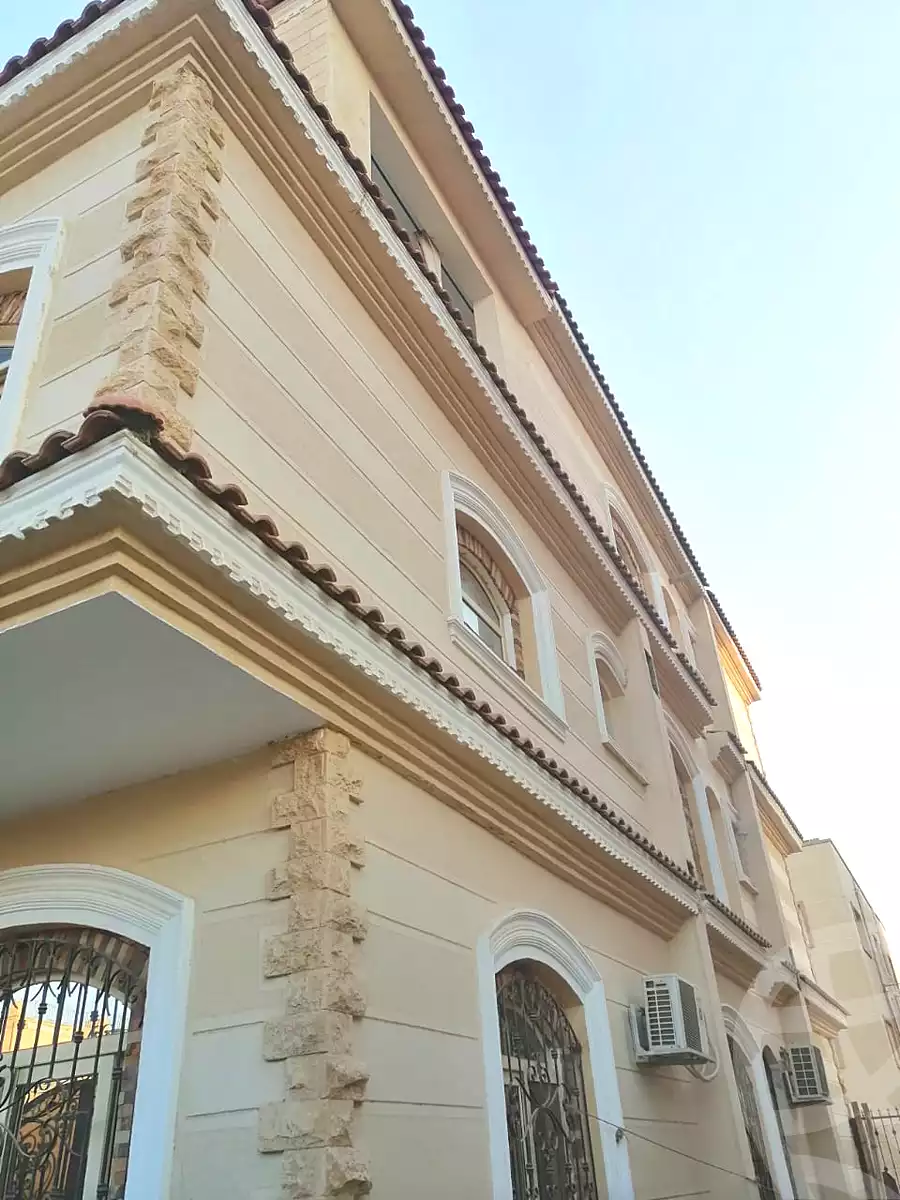 https://aqarmap.com.eg/en/listing/7126823-for-sale-cairo-el-sheikh-zayed-city-compounds-el-yasmeen-compound