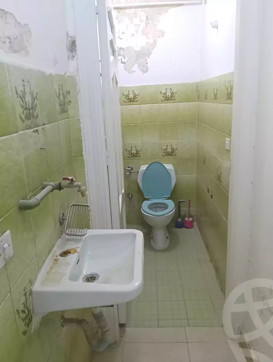 https://aqarmap.com.eg/en/listing/7127428-for-sale-alexandria-ganaklis-shr-mrtdy-bsh