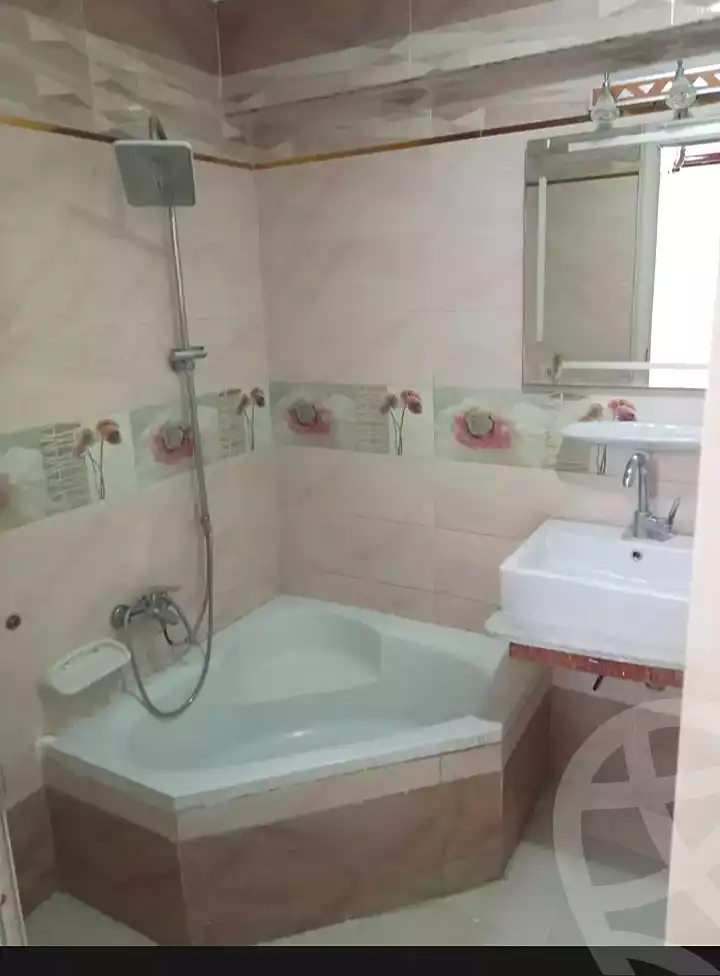 https://aqarmap.com.eg/ar/listing/7130563-for-sale-alexandria-miami-mahmoud-el-isawy-st