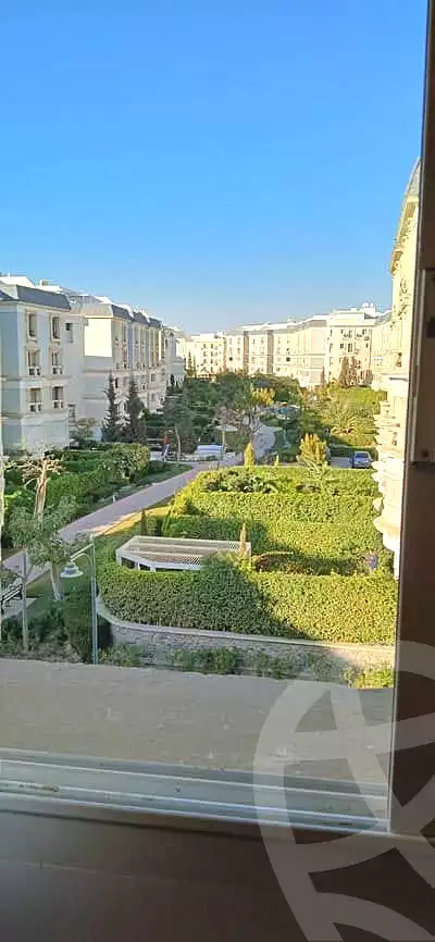 https://aqarmap.com.eg/ar/listing/7131800-for-sale-cairo-new-cairo-compounds-mountain-view-hyde-park