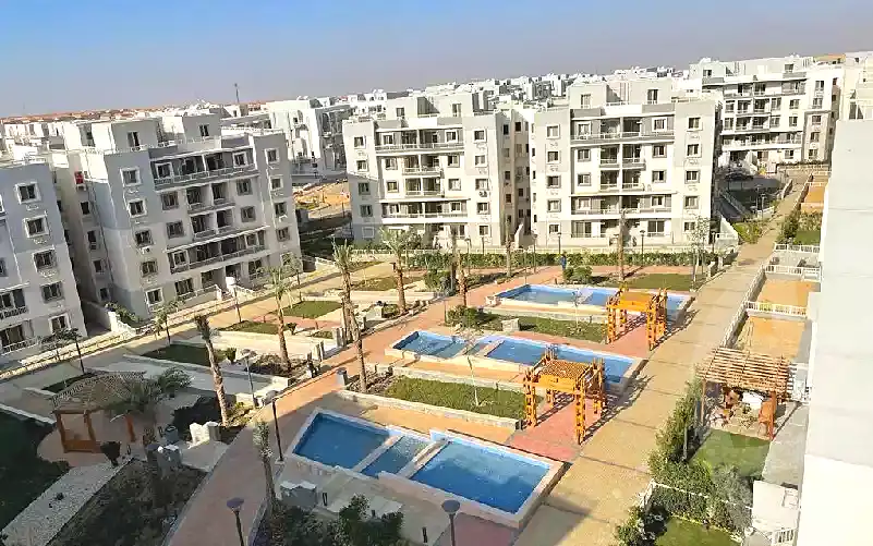 https://aqarmap.com.eg/ar/listing/7132118-for-sale-cairo-new-cairo-compounds-jyd