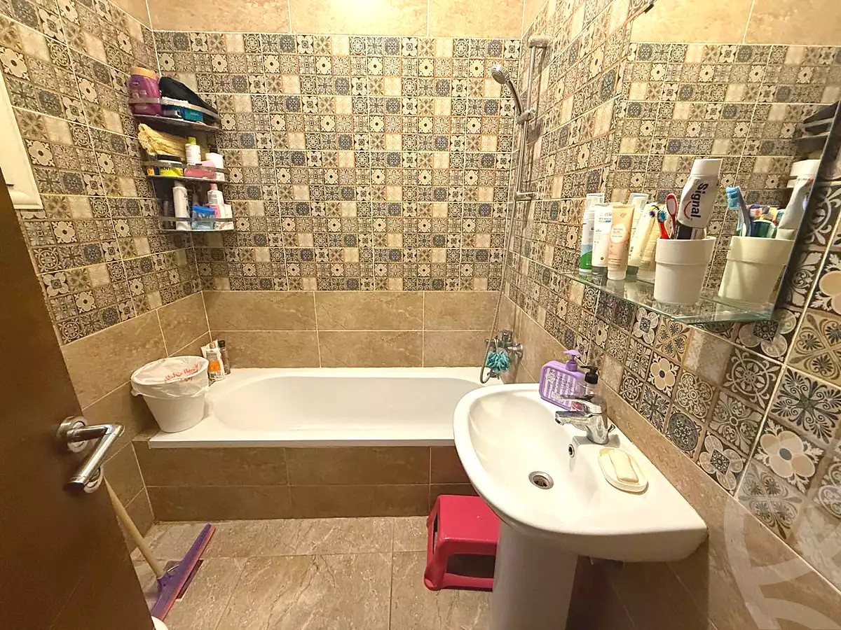 https://aqarmap.com.eg/en/listing/7132241-for-sale-cairo-new-cairo-first-settlement-mhwr-mstfy-kml