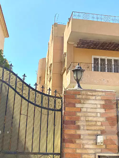 https://aqarmap.com.eg/ar/listing/7133202-for-sale-cairo-new-cairo-el-ahyaa-first-neighborhood-omar-ibn-abd-el-aziz-st