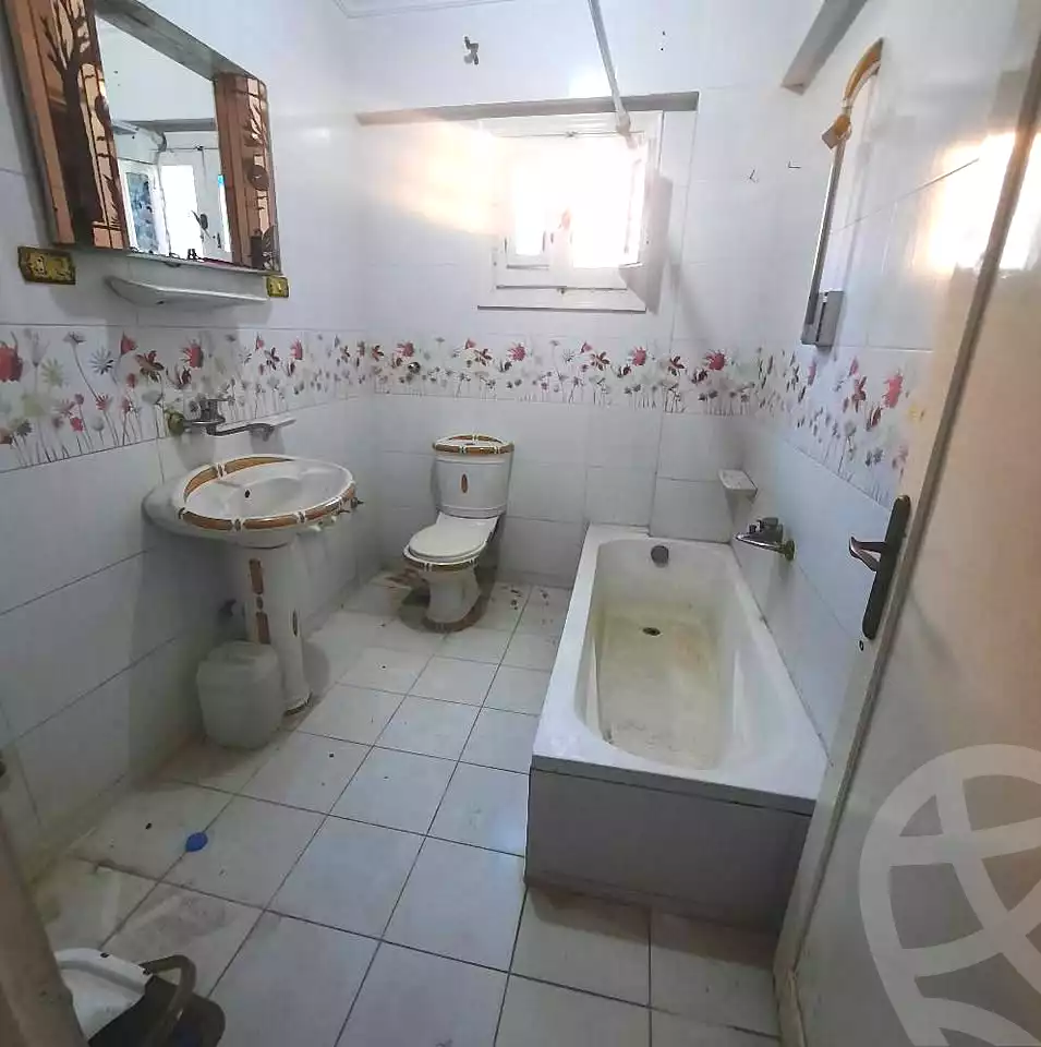 https://aqarmap.com.eg/ar/listing/7133560-for-sale-alexandria-al-agamy-el-hanouvel-al-asdakaa-st