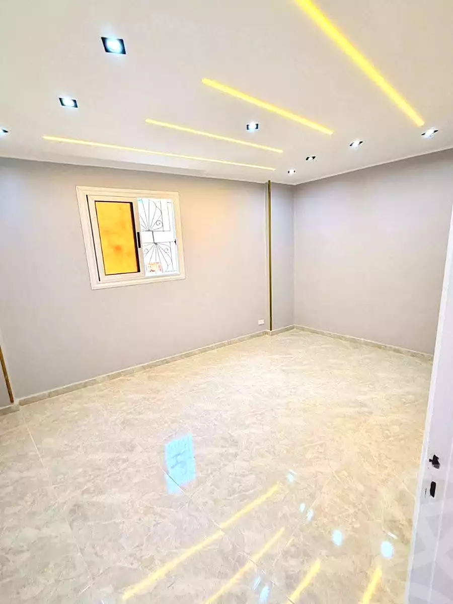 https://aqarmap.com.eg/ar/listing/7135084-for-sale-alexandria-el-asafra-shr-45