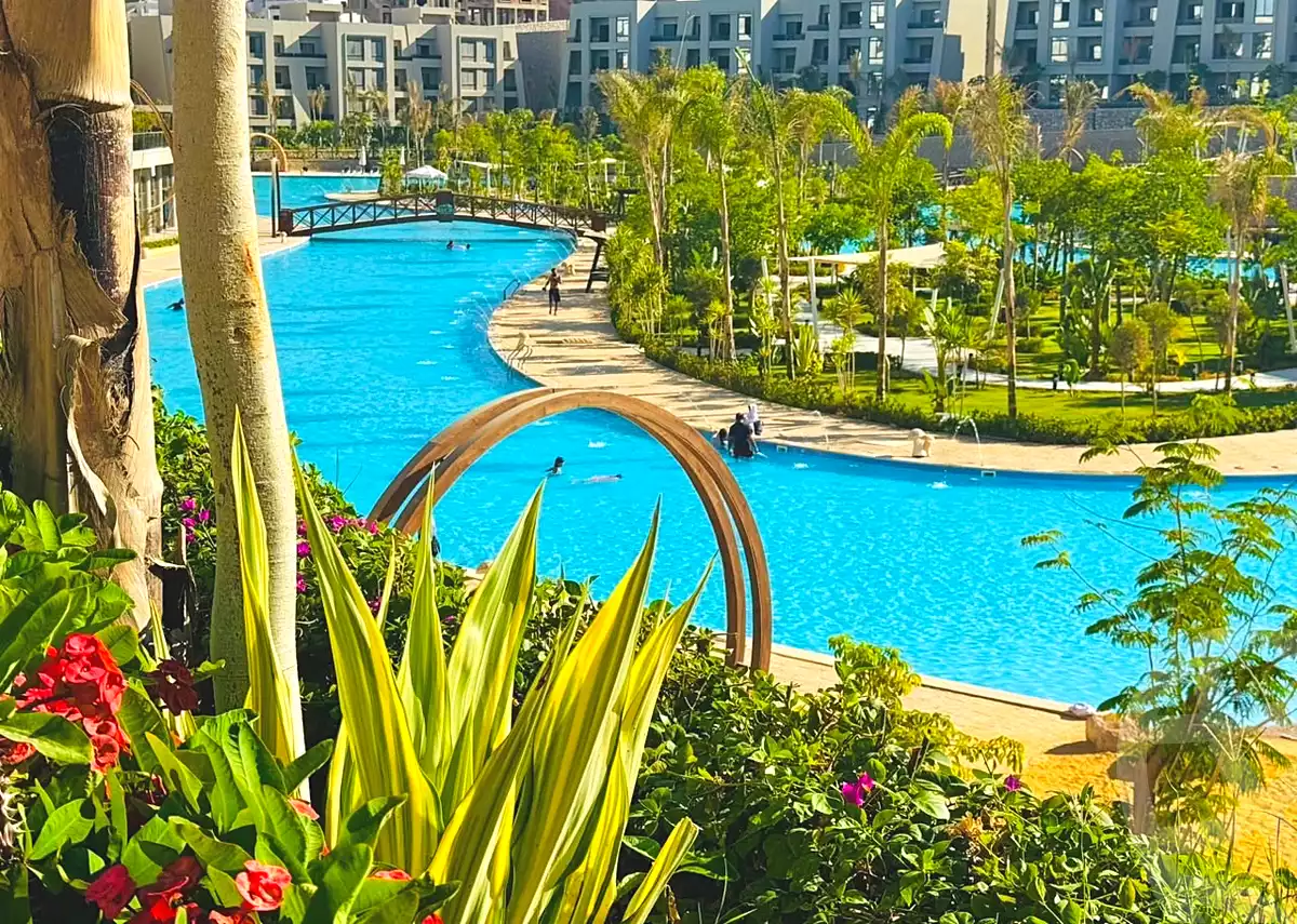 https://aqarmap.com.eg/ar/listing/7136865-for-sale-ain-elsokhna-mdyn-ljll-ljdyd-byrmydz-sky-syty
