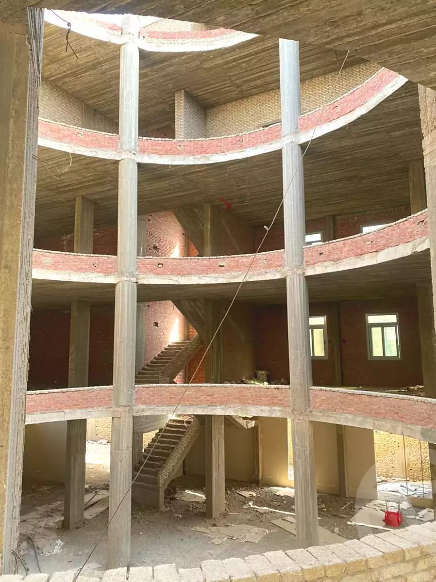https://aqarmap.com.eg/ar/listing/7137067-for-sale-cairo-el-sheikh-zayed-city-lshykh-zyd-ljdyd-park-valley-diwan-compound-efid