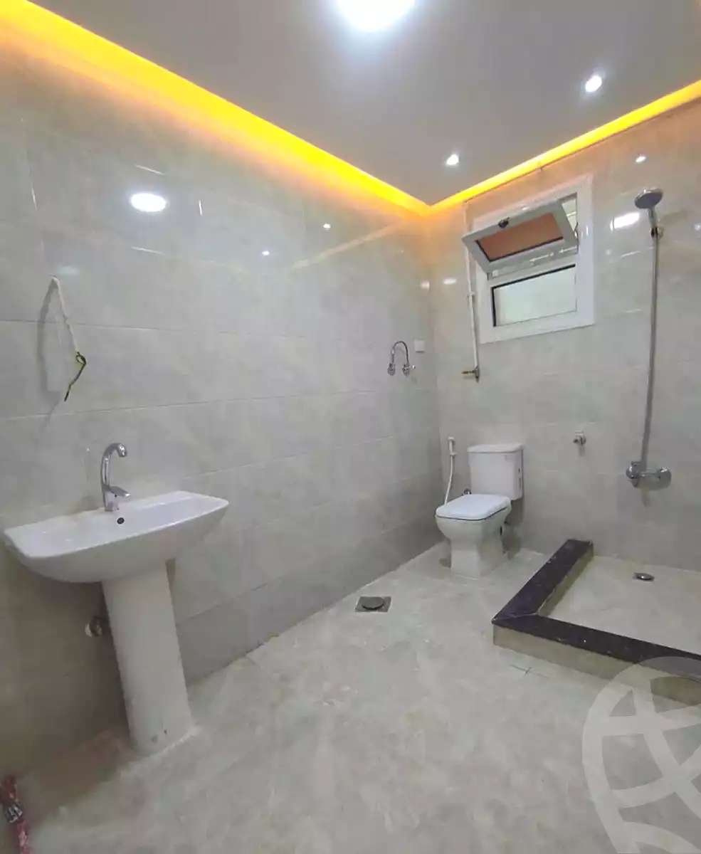 https://aqarmap.com.eg/ar/listing/7139097-for-sale-alexandria-el-asafra-shr-45