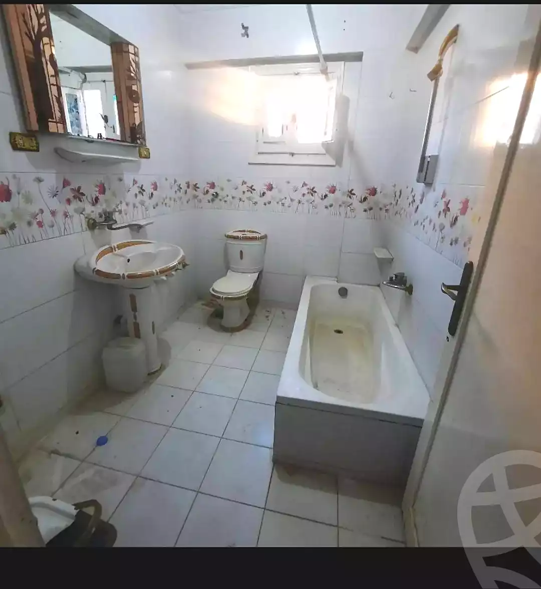 https://aqarmap.com.eg/ar/listing/7139125-for-sale-alexandria-al-agamy-el-hanouvel-al-asdakaa-st