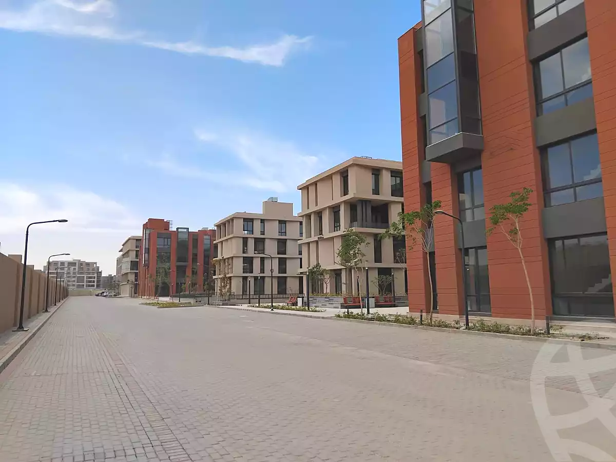 https://aqarmap.com.eg/ar/listing/7139998-for-sale-cairo-new-cairo-compounds-myndhws-byzns-mrkz-llttwyr
