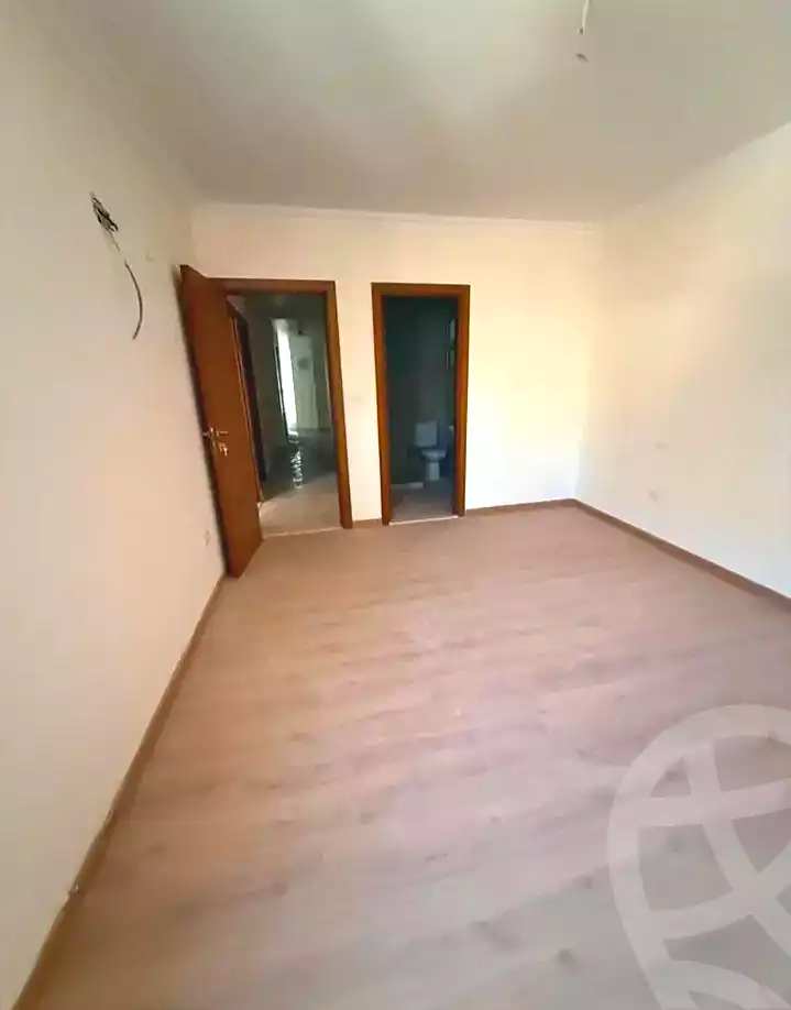 https://aqarmap.com.eg/ar/listing/7140529-for-rent-alexandria-roshdy-al-moaaskar-al-romani-st