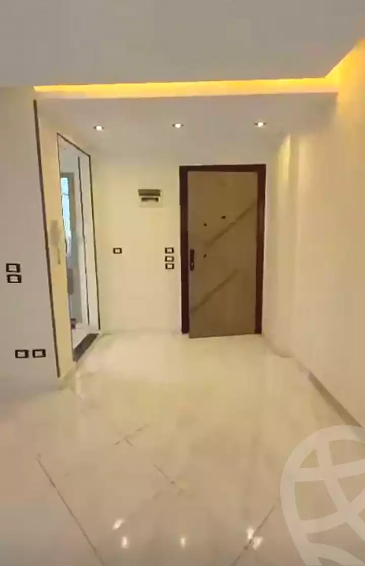 https://aqarmap.com.eg/ar/listing/7141004-for-sale-alexandria-sydy-bshr-sydy-bshr-bhry-mohamed-el-srafi-st.
