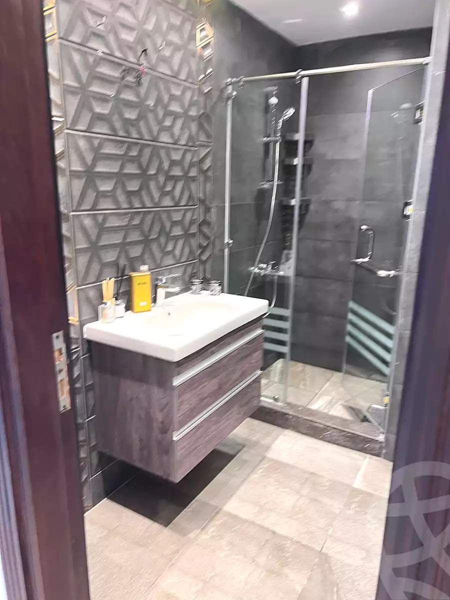 https://aqarmap.com.eg/en/listing/7141101-for-rent-cairo-new-cairo-compounds-the-square
