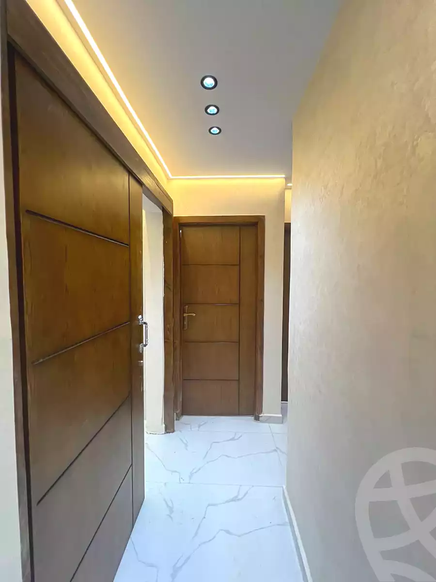 https://aqarmap.com.eg/ar/listing/7141283-for-sale-cairo-6th-of-october-el-ahyaa-neighborhood-3rd-al-hay-al-thalith-st