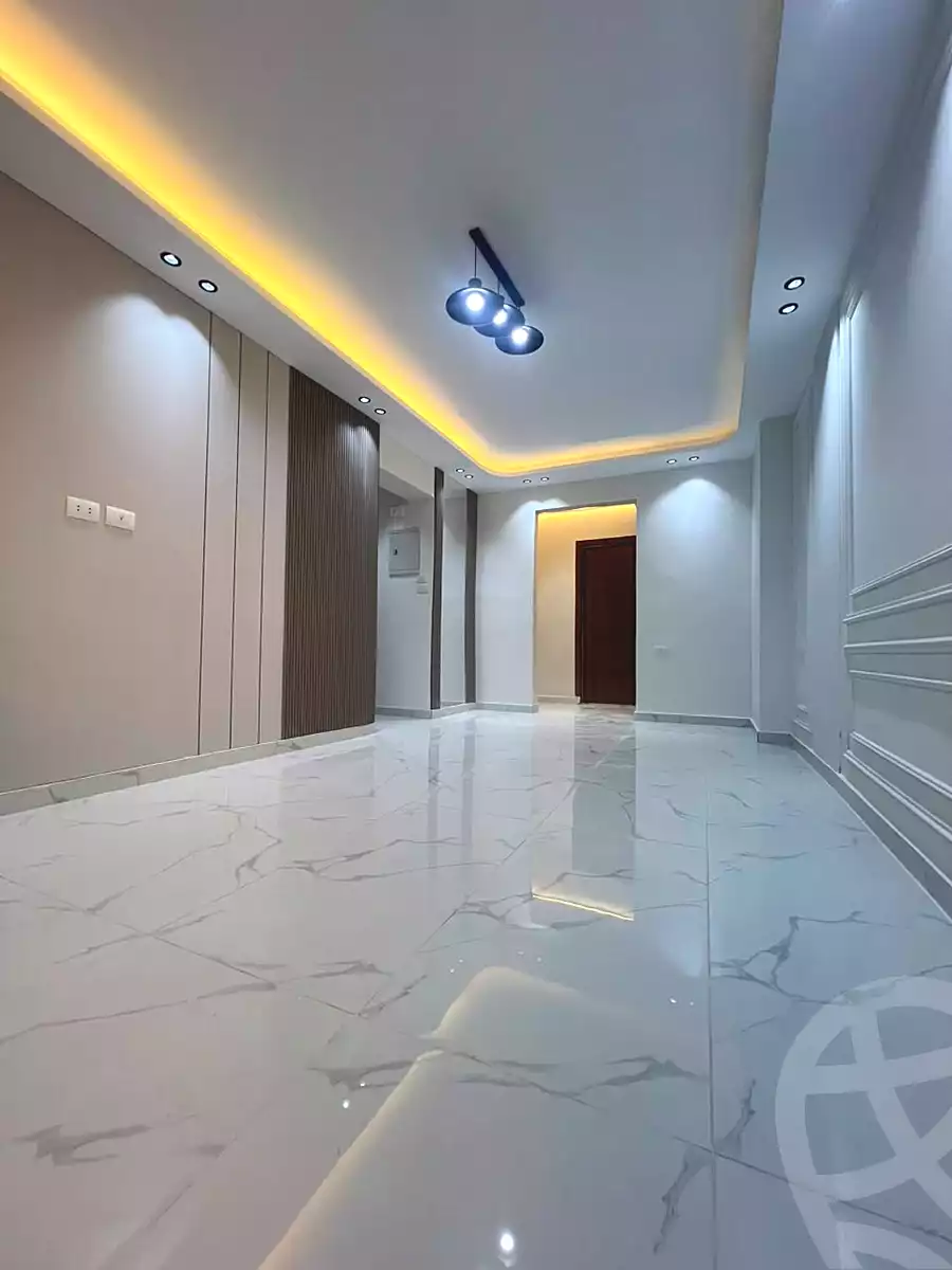 https://aqarmap.com.eg/ar/listing/7141283-for-sale-cairo-6th-of-october-el-ahyaa-neighborhood-3rd-al-hay-al-thalith-st