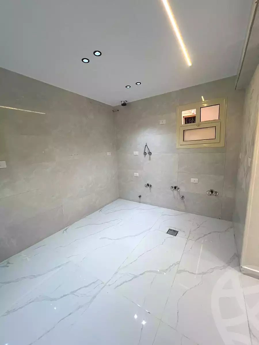 https://aqarmap.com.eg/ar/listing/7141283-for-sale-cairo-6th-of-october-el-ahyaa-neighborhood-3rd-al-hay-al-thalith-st