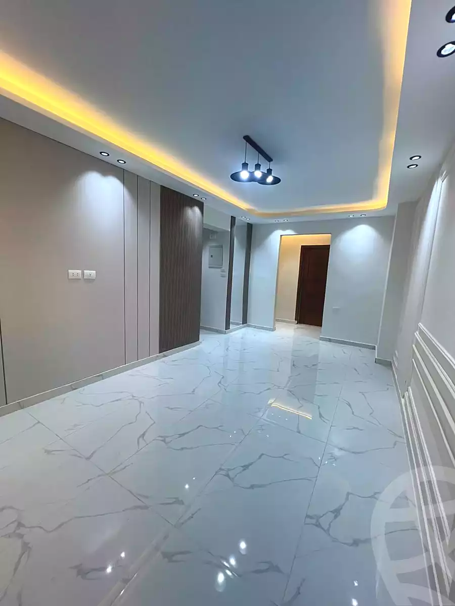 https://aqarmap.com.eg/ar/listing/7141311-for-sale-cairo-6th-of-october-el-ahyaa-neighborhood-3rd-al-hay-al-thalith-st