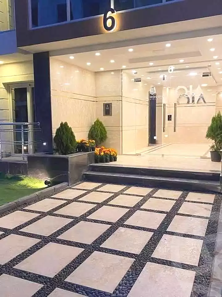 https://aqarmap.com.eg/en/listing/7141560-for-sale-cairo-new-administrative-capital-r7-oia
