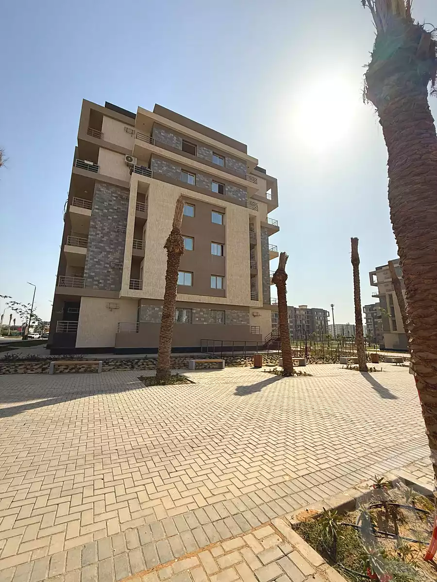 https://aqarmap.com.eg/ar/listing/7141833-for-rent-cairo-el-sheikh-zayed-city-compounds-jn-zyd