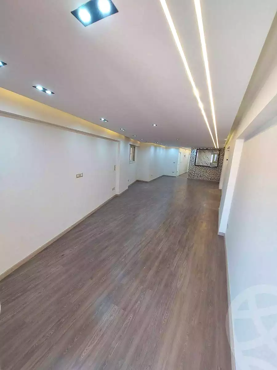 https://aqarmap.com.eg/ar/listing/7142021-for-sale-alexandria-miami-mahmoud-el-isawy-st