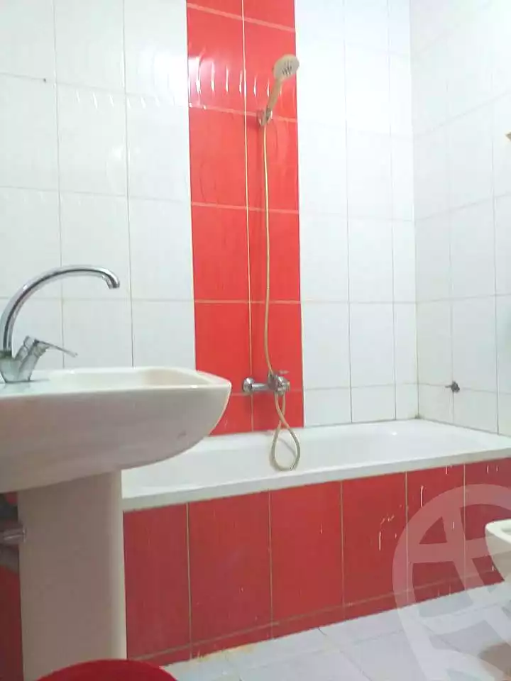https://aqarmap.com.eg/ar/listing/7142037-for-sale-cairo-faisal-kafr-tohormos-queen-nazli-st