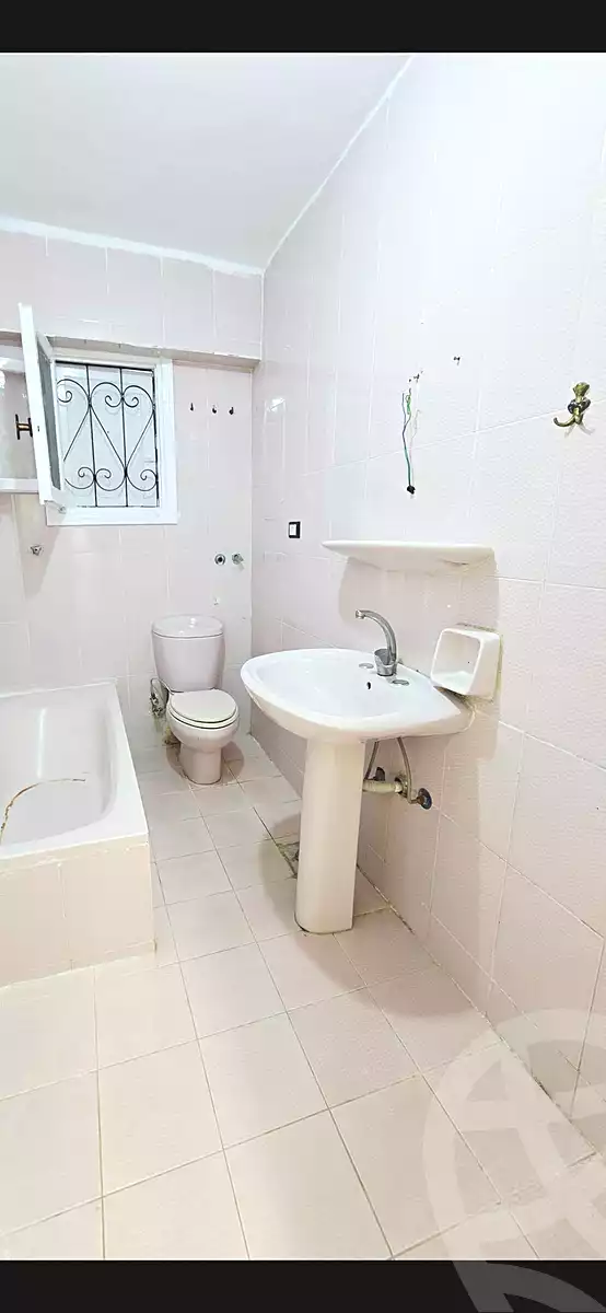 https://aqarmap.com.eg/ar/listing/7143340-for-sale-alexandria-al-agamy-shataa-el-nakheel-no-6-st