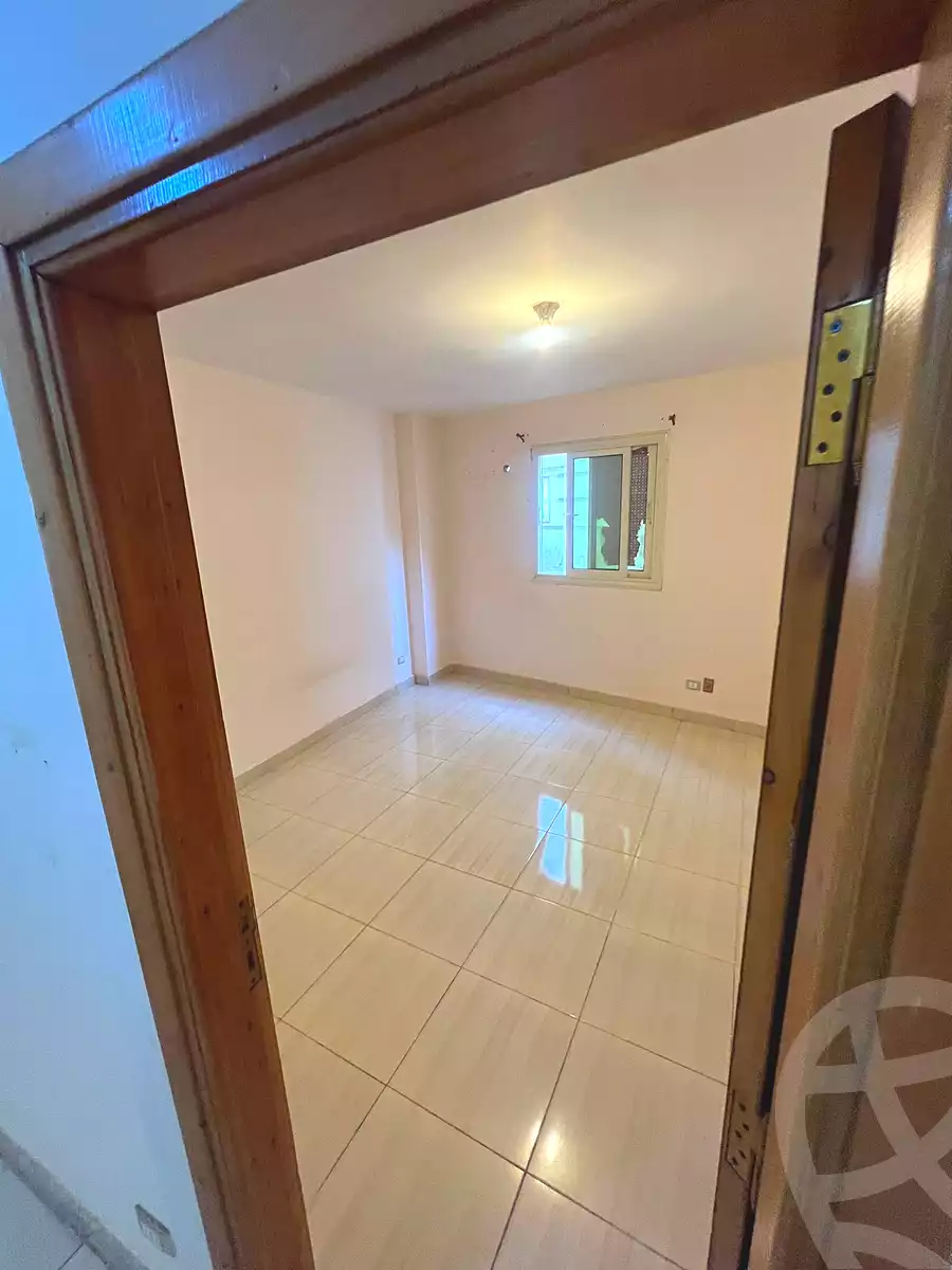 https://aqarmap.com.eg/ar/listing/7145547-for-sale-cairo-el-sheikh-zayed-city-el-hay-elasher-street-100