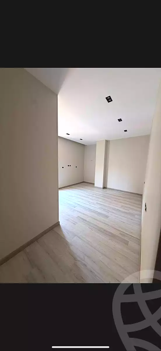 https://aqarmap.com.eg/ar/listing/7145785-for-sale-cairo-el-sheikh-zayed-city-compounds-el-yasmeen-compound