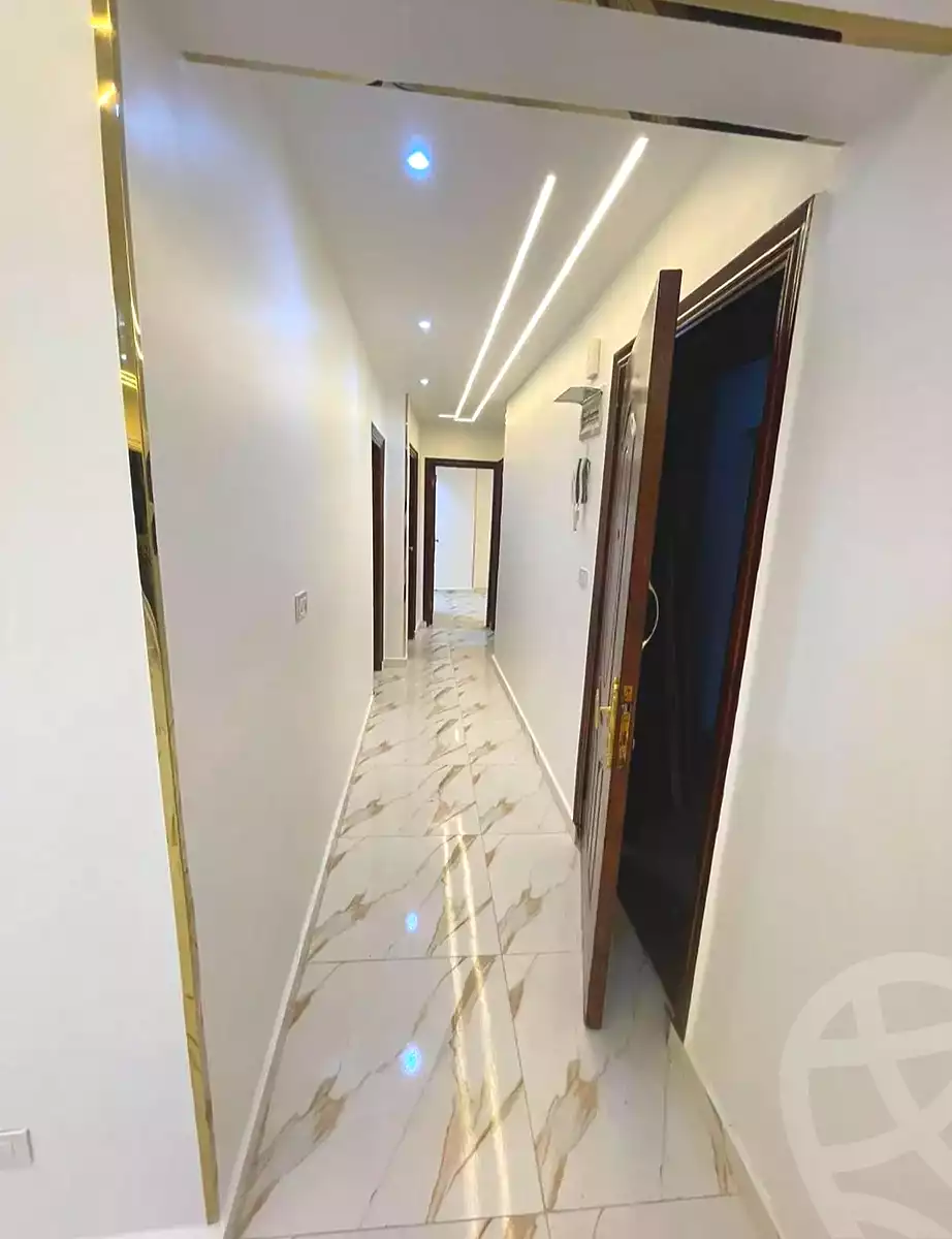 https://aqarmap.com.eg/ar/listing/7146625-for-sale-alexandria-sydy-bshr-sydy-bshr-bhry-mohamed-el-srafi-st.